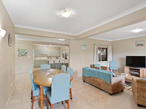 Ajax Avenue 6 - Accommodation Cooktown 1