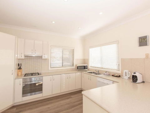 Alaska 8 Poley Cow Lane - Accommodation Cooktown 3