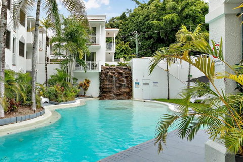 Alassio Poolside Resort - Palm Cove Beachfront Oasis - Accommodation Cooktown 0
