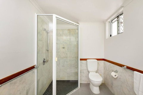 Alassio Poolside Resort - Palm Cove Beachfront Oasis - Accommodation Cooktown 2