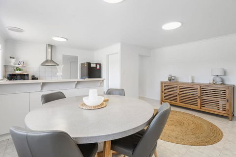 Albatross-96 Albatross Ave Hayborough - No Linen Included - Accommodation Cooktown 0