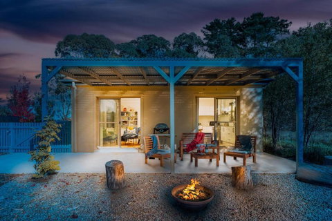 Alderwood Cottage - Cottage W Gorgeous Dam Views! - Accommodation Cooktown 0