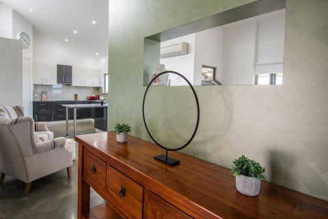 Alfra 23 - Accommodation Cooktown 1