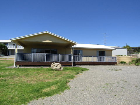 All Decked Out In Turton - Accommodation Cooktown 0