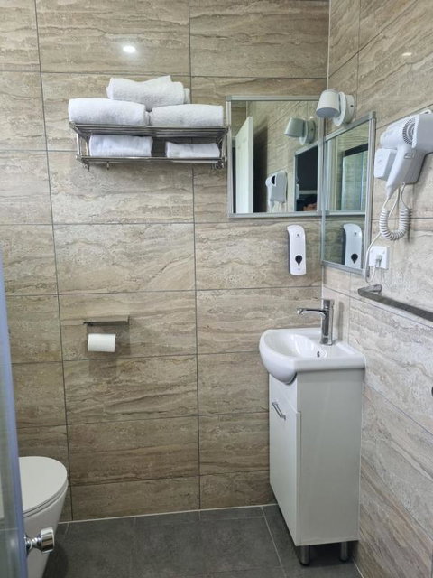 All Seasons Country Lodge - Accommodation Cooktown 4