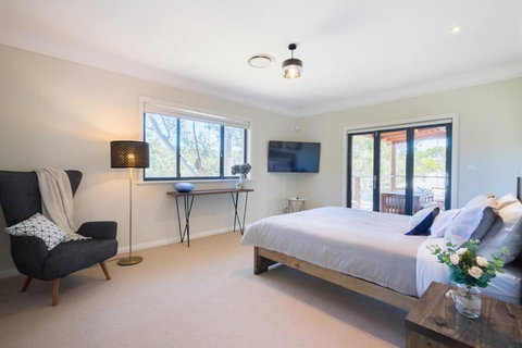 Alleura House Serene Bushland 4BR Families Groups - Accommodation Cooktown 4
