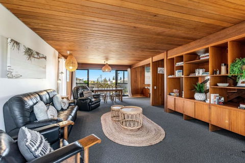 Alli Belle- Hilltop Gem - Accommodation Cooktown 3