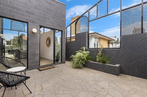 Allure - Accommodation Cooktown 0