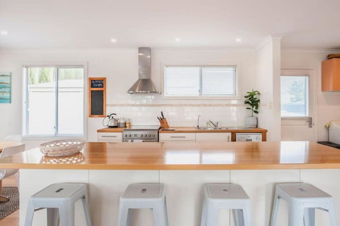 Almonta Escape - COFFIN BAY - Perfect For Couples Or Families - Accommodation Cooktown 0