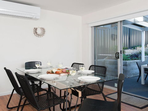 Aloha Beach House - Accommodation Cooktown 1