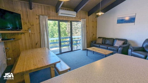 Alpha Centauri 8 - Accommodation Cooktown 1