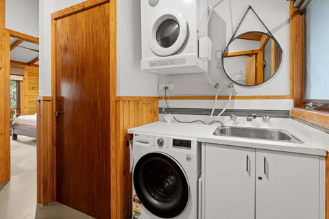 Alpine Creek House And Cabin - Accommodation Cooktown 4