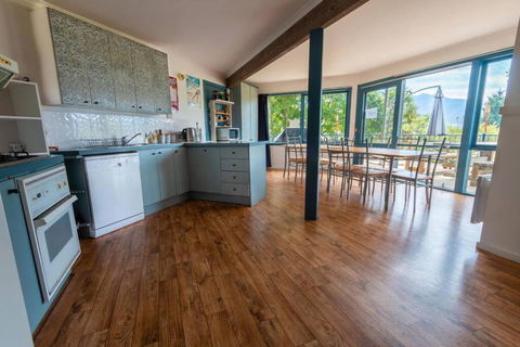 Alpzview Guesthouse - Accommodation Cooktown 1