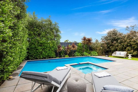 Amalfi Dream - Pool, Spa, Walk To Beach And Shops - Accommodation Cooktown 1