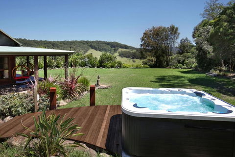 Amaroo House - Glorious Views - Accommodation Cooktown 0