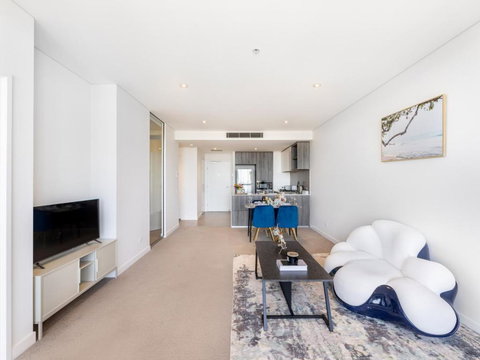 Amazing Cityview Glamourous 2BR Apt W Parkpool - Accommodation Cooktown 1