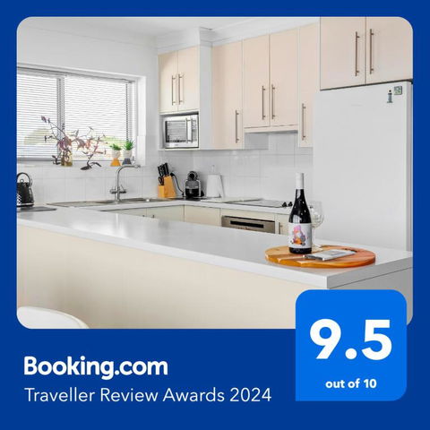 Amazing Ocean Views At This Exclusive 4 BR Holiday Home - Accommodation Cooktown 3