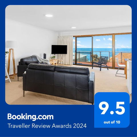 Amazing Ocean Views At This Exclusive 4 BR Holiday Home - Accommodation Cooktown 1