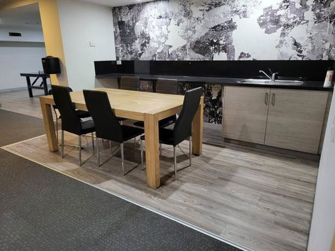 Amazing Studio Apartment Front Flinders Station - Accommodation Cooktown 2