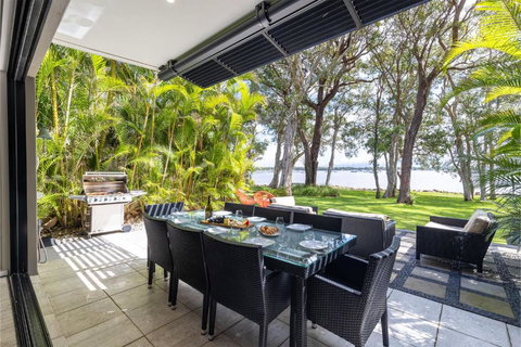 Ambience On The Waterfront 14 Danalene Parade - Accommodation Cooktown 2