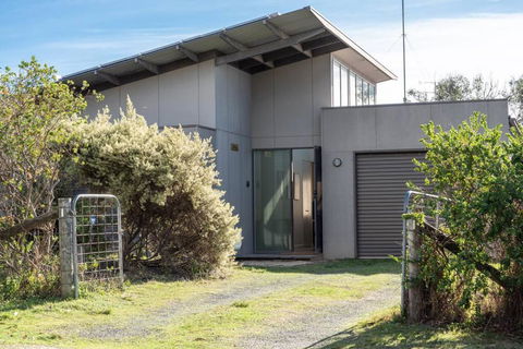 Anglesea Beach House, Just 250m To The Beach! - Accommodation Cooktown 1