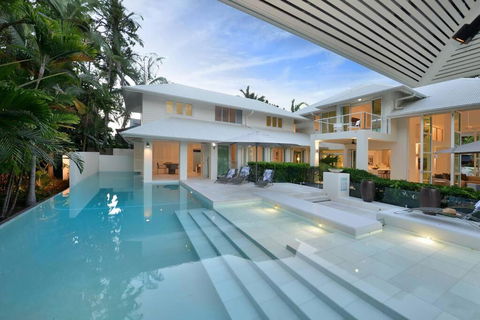 Anjea - Luxury 5 Bedroom Home By The Beach - Accommodation Cooktown 0