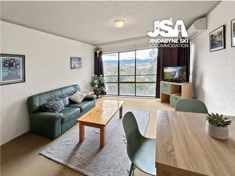 Alpine Mountain View Kirwan 10 - Accommodation Cooktown 0