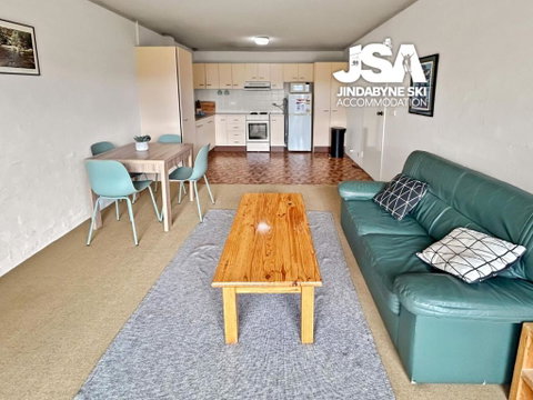 Alpine Mountain View Kirwan 10 - Accommodation Cooktown 2