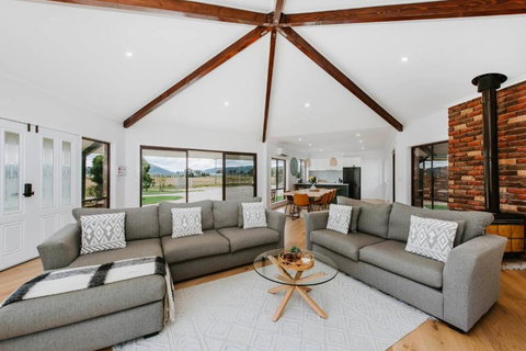 Anton Pavilion - Cheerful Country Solace In Mudgee - Accommodation Cooktown 0