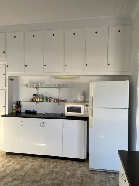 Apartment 1 On Oxide - Accommodation Cooktown 4