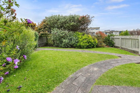 Apollo Bay Beach Bungalow - Couples Retreat - Accommodation Cooktown 1