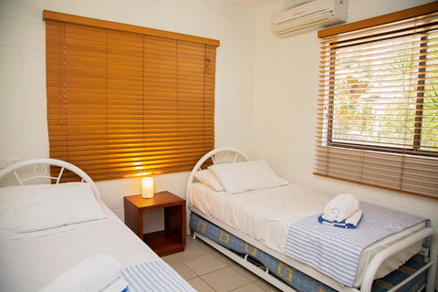 Apollo Jewel Beachfront Apartments - Accommodation Cooktown 2