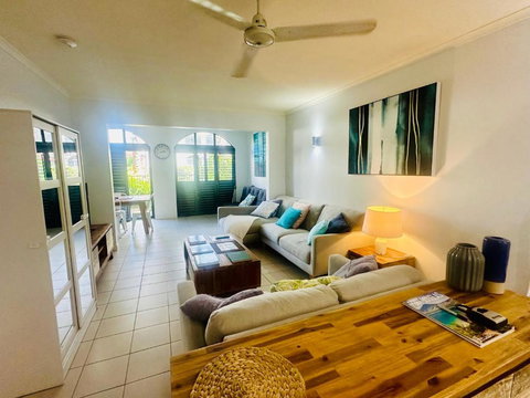 Apartment In Palm Cove - Accommodation Cooktown 1