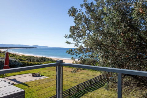 Aqua Beachfront - Pet Friendly - 2 Mins Walk To Beach - Accommodation Cooktown 0