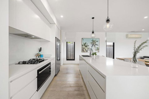 Aqua Luna - Stylish Retreat By Koonya Ocean Beach - Accommodation Cooktown 4