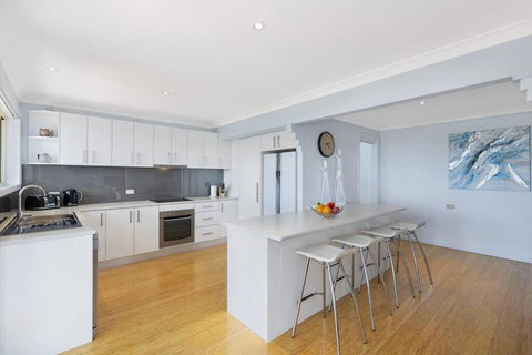 Aquavista Beach, Lake, Sun, And Sand - Accommodation Cooktown 2