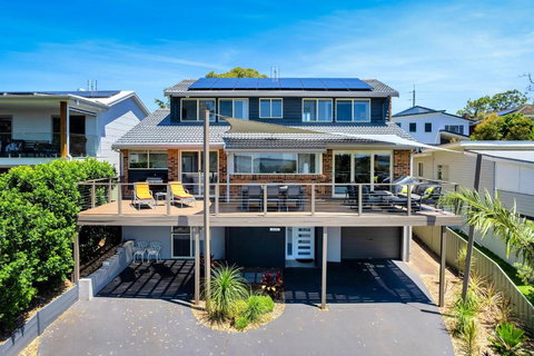 Aquavista Beach, Lake, Sun, And Sand - Accommodation Cooktown 1