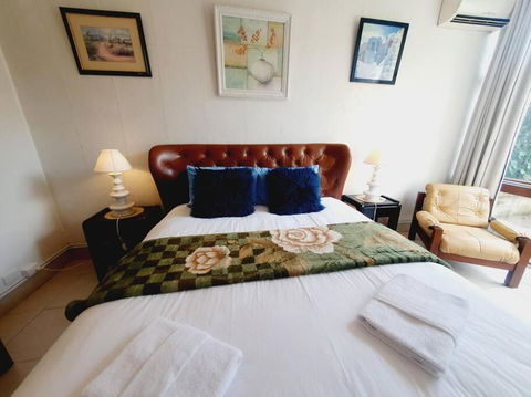 Architectural Bright Open 2B&1B Home With A Private Garden At Yarralumla - Accommodation Cooktown 2