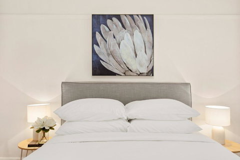 Art Deco Coastal Living, Minutes To The Sand - Accommodation Cooktown 4