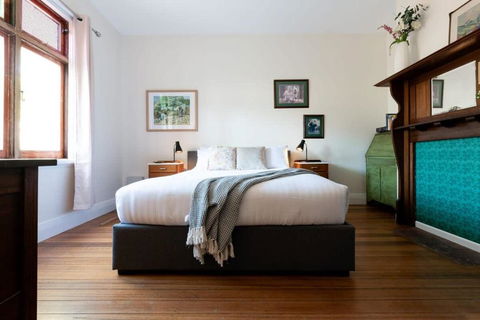 Art Deco Cottage - Accommodation Cooktown 3