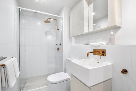 Artistic Urban Getaway Just Off Smith Street! - Accommodation Cooktown 4