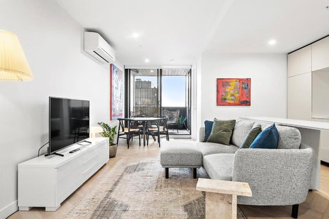 Artistic Urban Getaway Just Off Smith Street! - Accommodation Cooktown 0