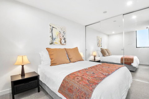 Artistic Urban Getaway Just Off Smith Street! - Accommodation Cooktown 2