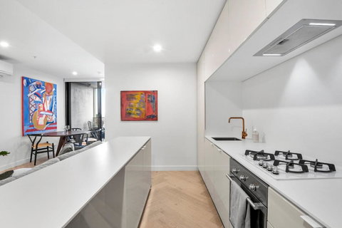 Artistic Urban Getaway Just Off Smith Street! - Accommodation Cooktown 3