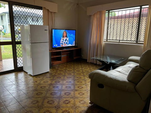 Aspley Large Room & Share Bathroom With Other Guests - Accommodation Cooktown 0