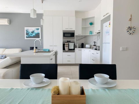At Broadbeach Inverloch - Accommodation Cooktown 4