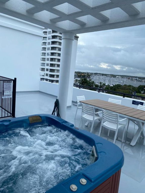 At The Beach Mooloolaba, Private Rooftop With Spa, 50m To Beach, Surfclub And Esplanade - Accommodation Cooktown 0