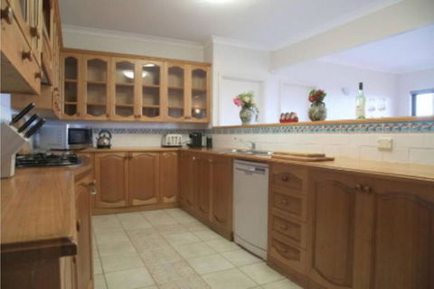 Augusta Beachfront - Watch The Whales Go By - Accommodation Cooktown 2