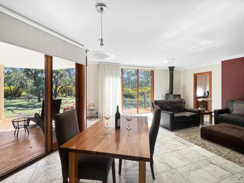 Aurora Cottages - Six Seasons - Accommodation Cooktown 1