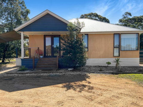 Aurora Cottages - Six Seasons - Accommodation Cooktown 2